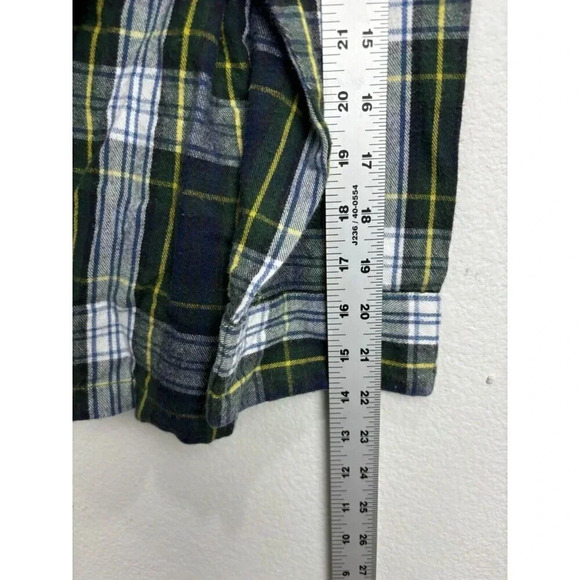 LL Bean Button Front Flannel Shirt Size Medium Relaxed Fit Plaid 100% Cotton - Picture 8 of 10